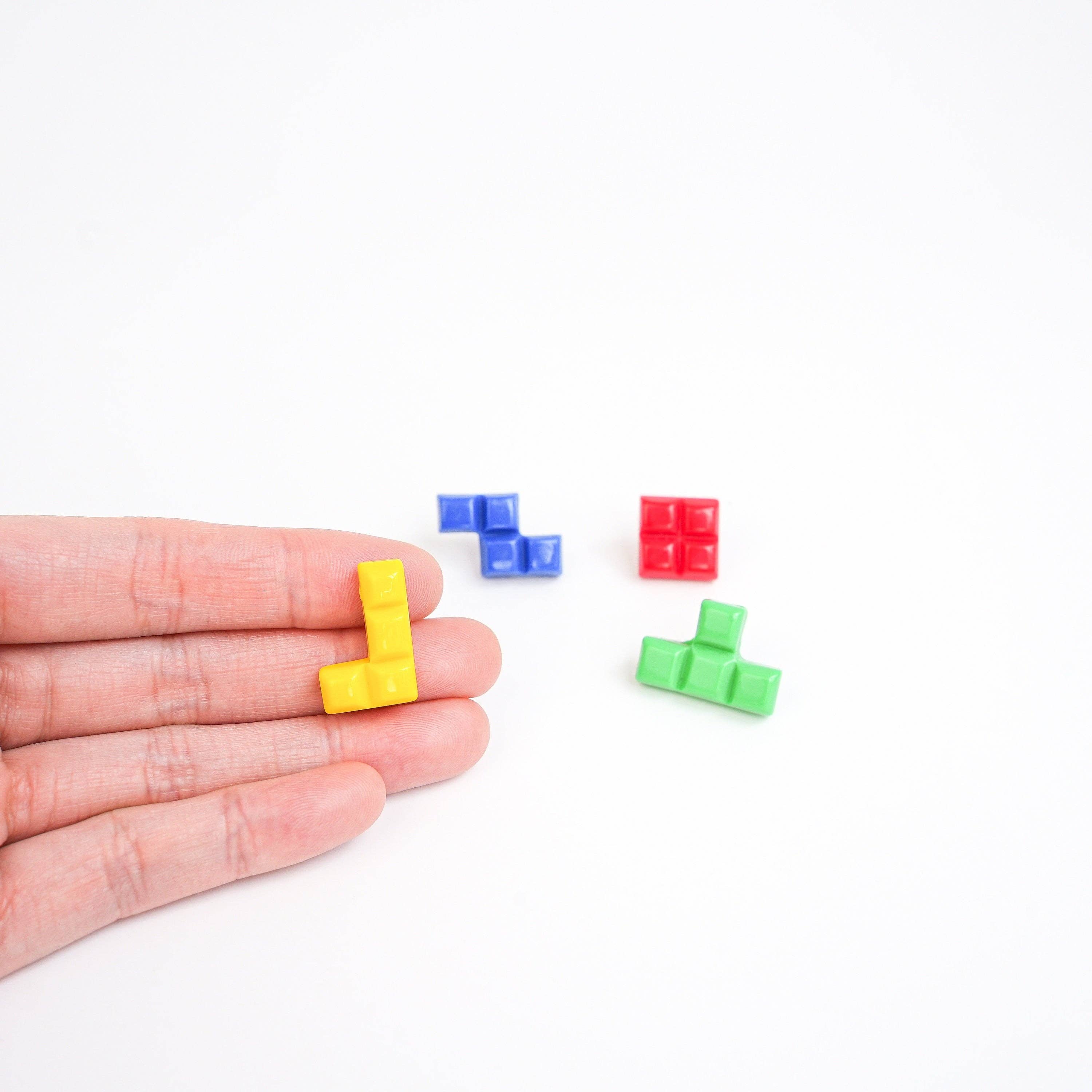 Mini Story Co – wholesale Nål och knapp för kavajslag – Retro Gaming Pin | Färgglad pusselbrosch | 80-talets tillbehör | Retro Kidcore Pins | Pixel Art | Gaming Nostalgia Pins | Iconic Gaming6