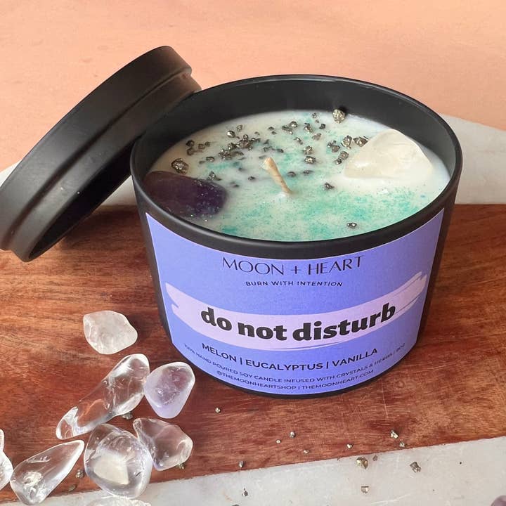 The Moon+Heart – wholesale Burkljus – Stör ej ljus | Intentionsljus | Manifestationsljus | Coola ljus | Kristallinfuserat ljus