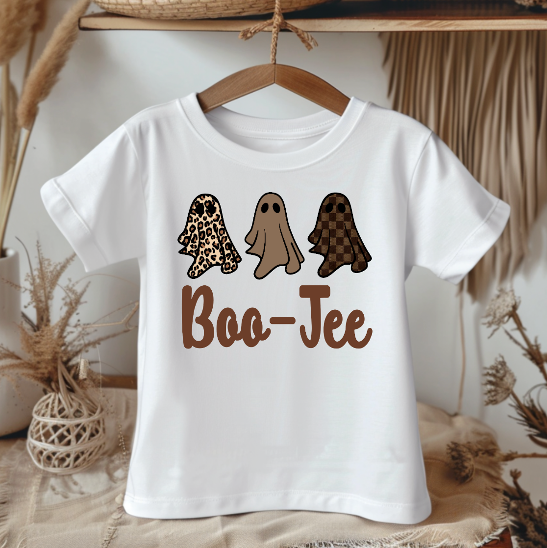 AvaryMaeInspirations – wholesale T-shirt med screentryck – Barn – Boo-Jee Spöken Halloween Flickor Vit T-shirt4