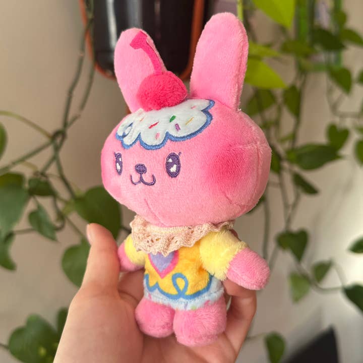 Uni & Umi - Wholesale Keychain - Women's - Bunny “Bubs” Plushie Keychain | Bag Charm, Cute Accessories1