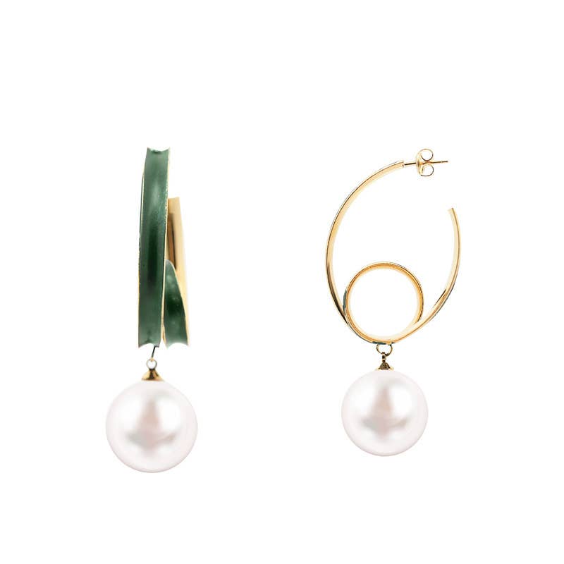 AMORINO SRL – Großhandel Ohrhänger – EMAILLIERTE CREOLEN MIT PERLE - YNK24100B7084