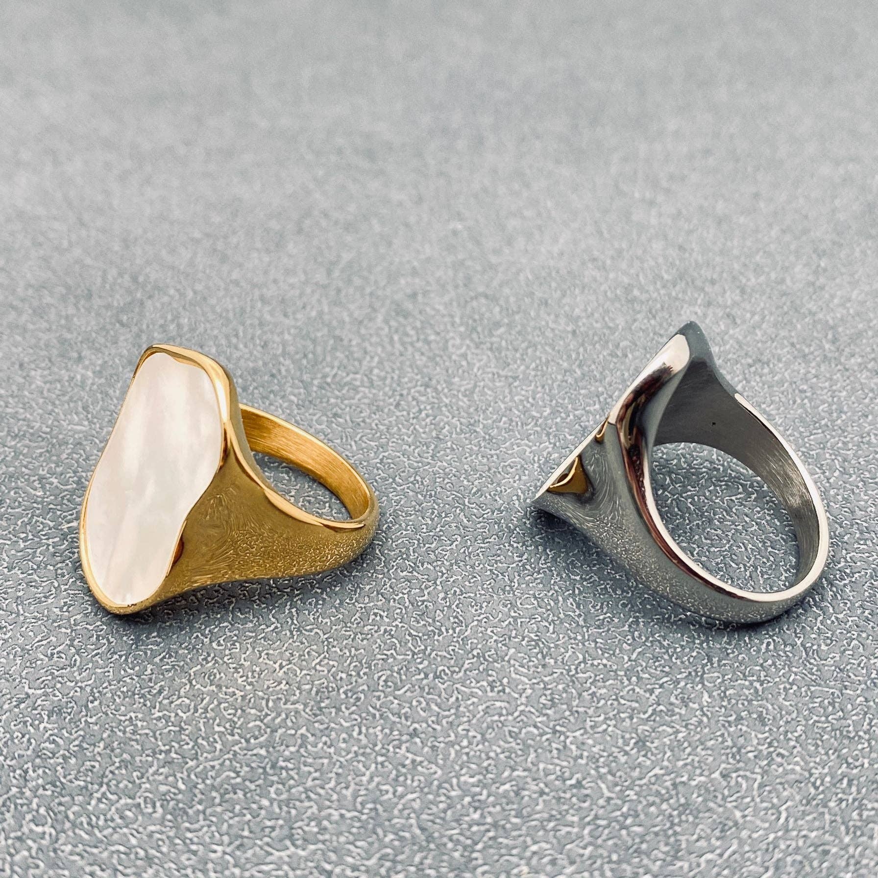 Mio Queena - Wholesale Cocktail/Statement Ring - Shell Geometric 18K Gold Plated Stainless Steel Ring - FGS2