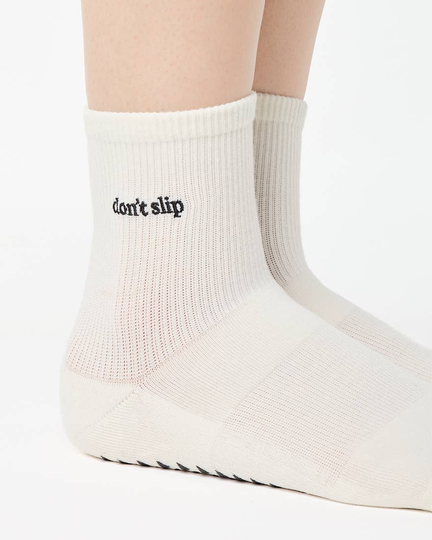 Pointe Studio – wholesale Socks – Women's – Women's Don't Slip Ankle Grip Sock – No Slip Cotton Blend for Pilates & Barre2