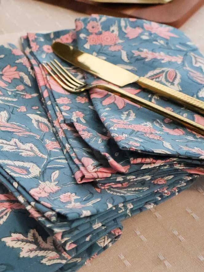 Dinner Napkins (set of 4) for wholesale by RIHLA