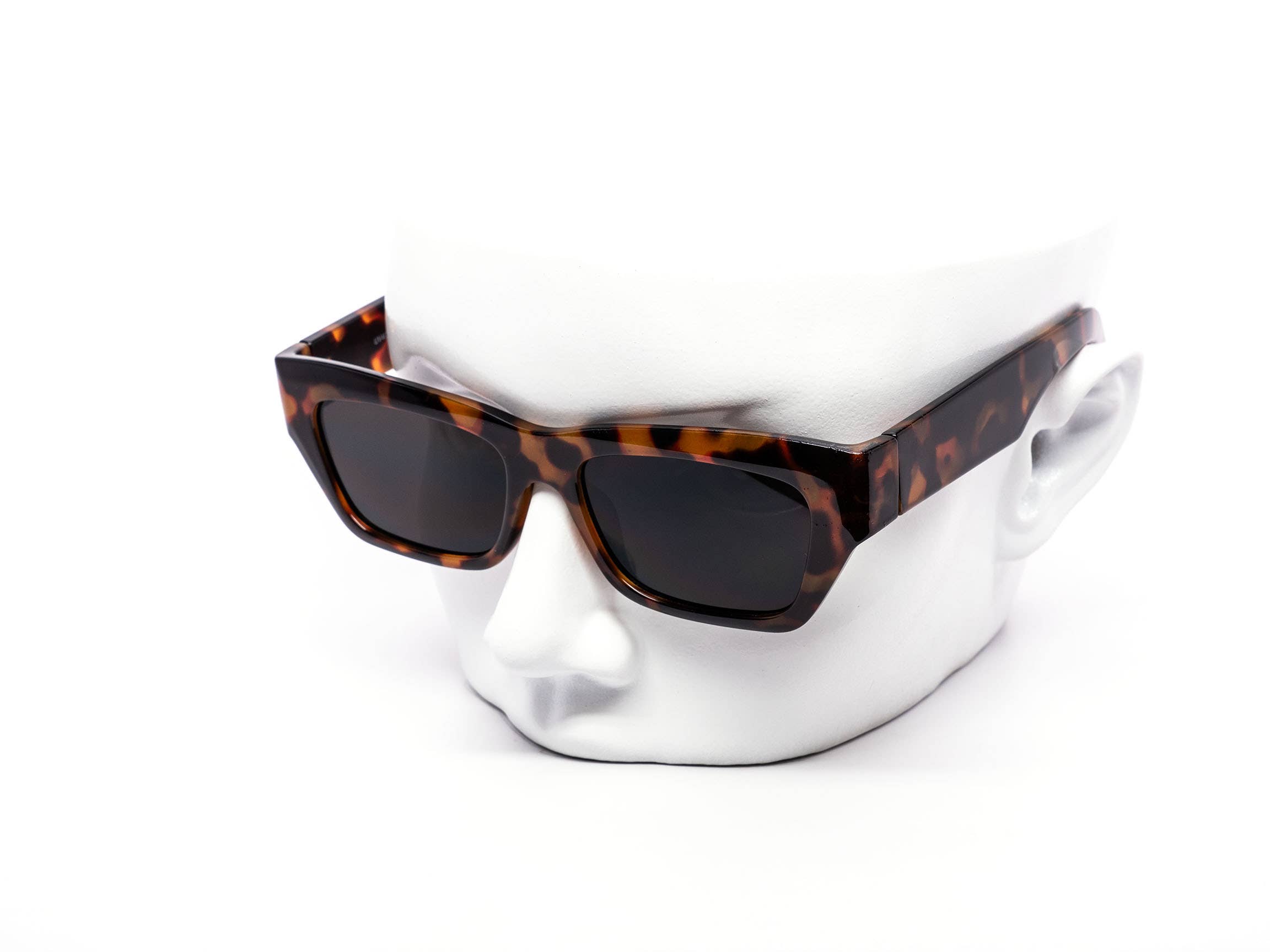Still Friday - Wholesale Sunglasses - Women's - Modern Retro Chunky Rectangular Sunglasses4