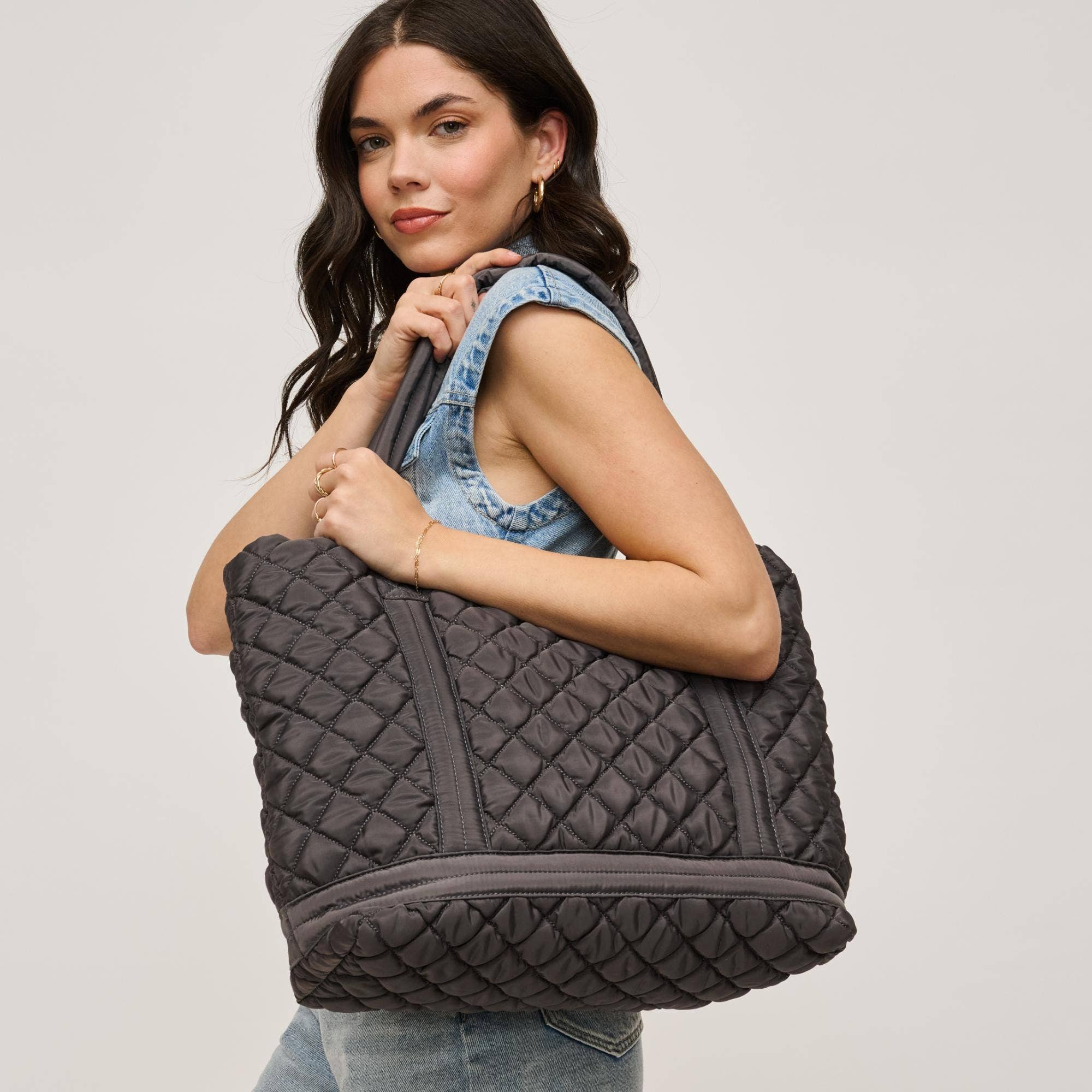 Urban Expressions - Wholesale Tote Bag - Women's - Lanya Quilted Nylon Travel Tote8