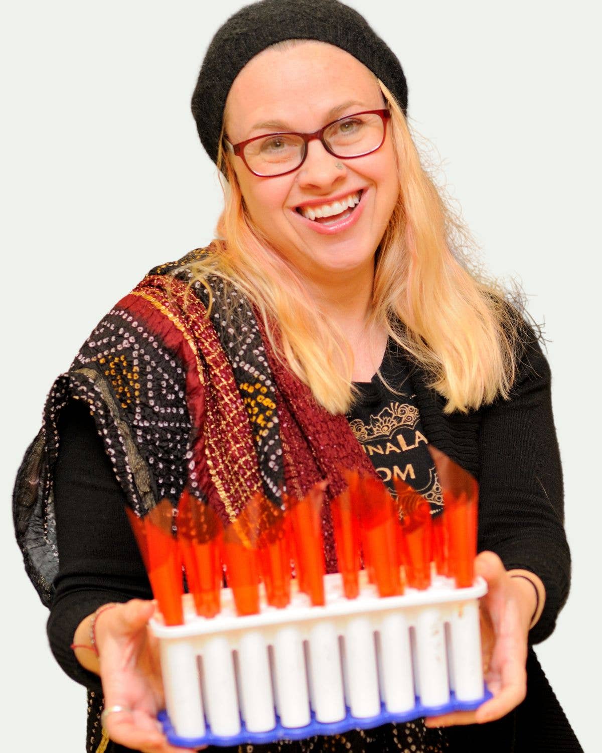 Henna Sooq - Wholesale Beaded Bracelet - Hand Rolled Henna Cones1