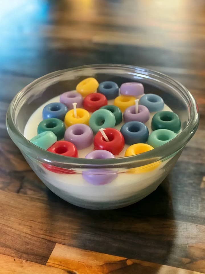 Ciotola di cereali per colazione fruttata per la vendita all'ingrosso da parte di Amy Lynne Candle Company