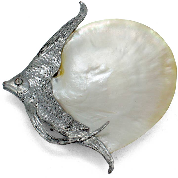 Kaiserfisch aus Zinn mit Perlmutt-Schale für den Großhandel von Modern Coastal by Contrast Inc.