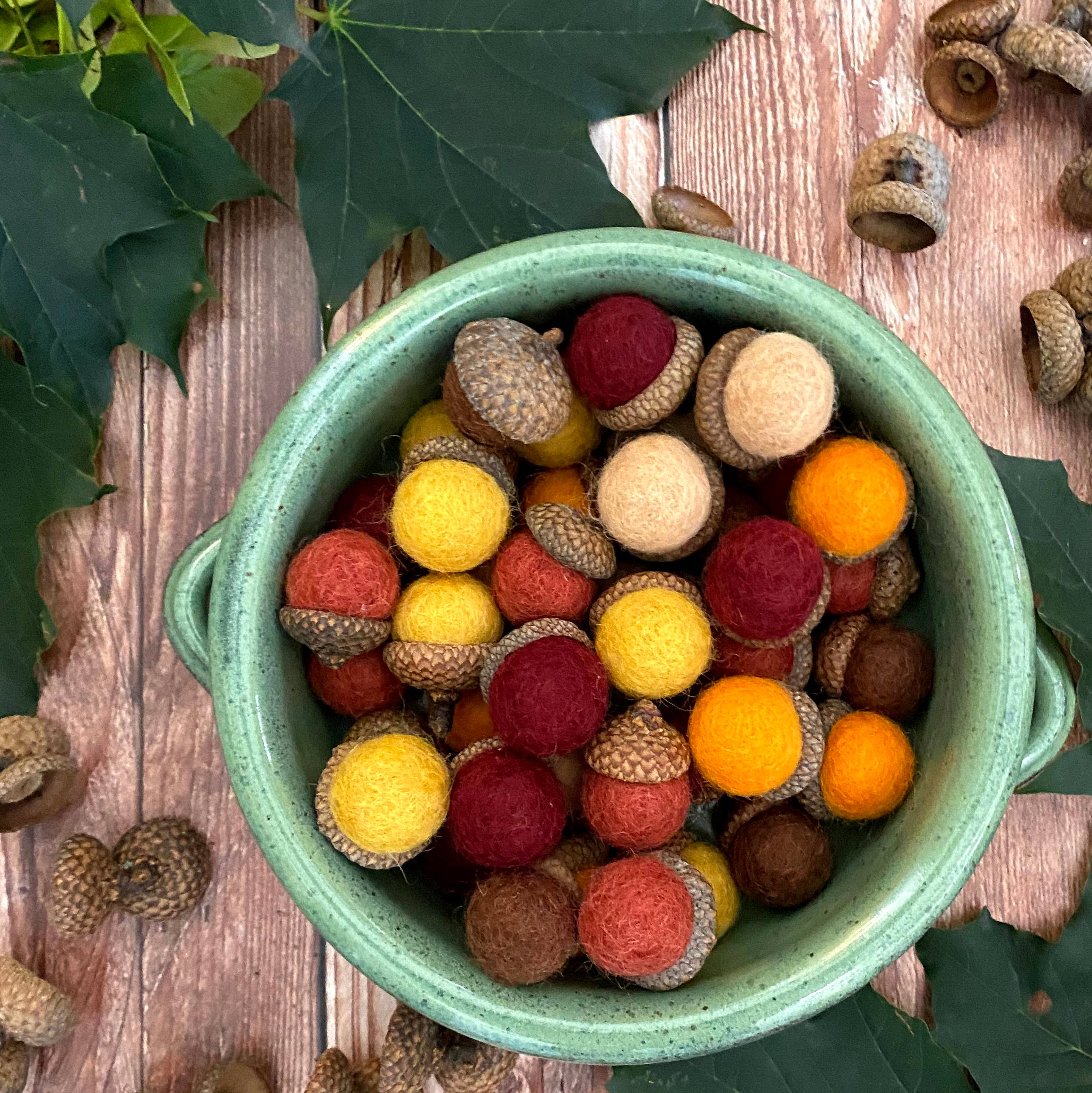 Oakwind Hollow – wholesale Decorative tabletop object – Felt Wool Acorns Pumpkin Spice - Regular Size5