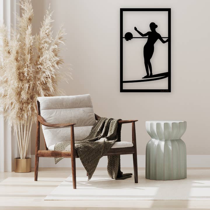 Udskåret dekorativt træbillede, surfer ved solnedgang for engroshandel hos jambedebois