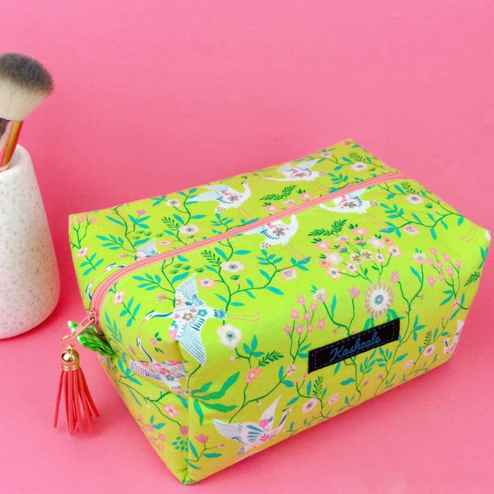 Kashzale Handmade Cosmetic Bags - Venta al por mayor Bolsa para maquillaje - Bolsa de cosméticos Lime Cranes en caja grande. Bolsa de maquillaje verde1