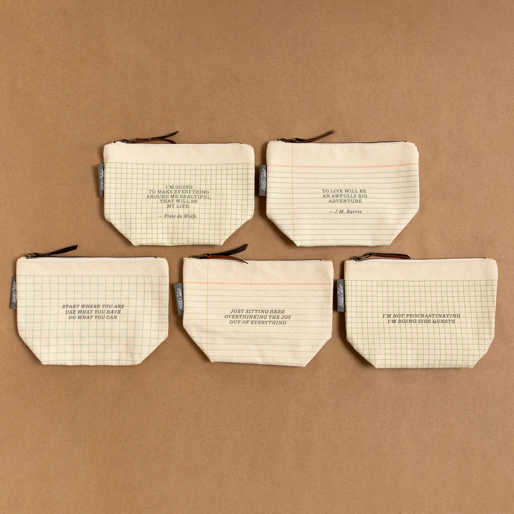 Studio Calico – Engroshandel Posetaske - Dame – Side Quests Procrastinator Lynlåslomme i Lærred3