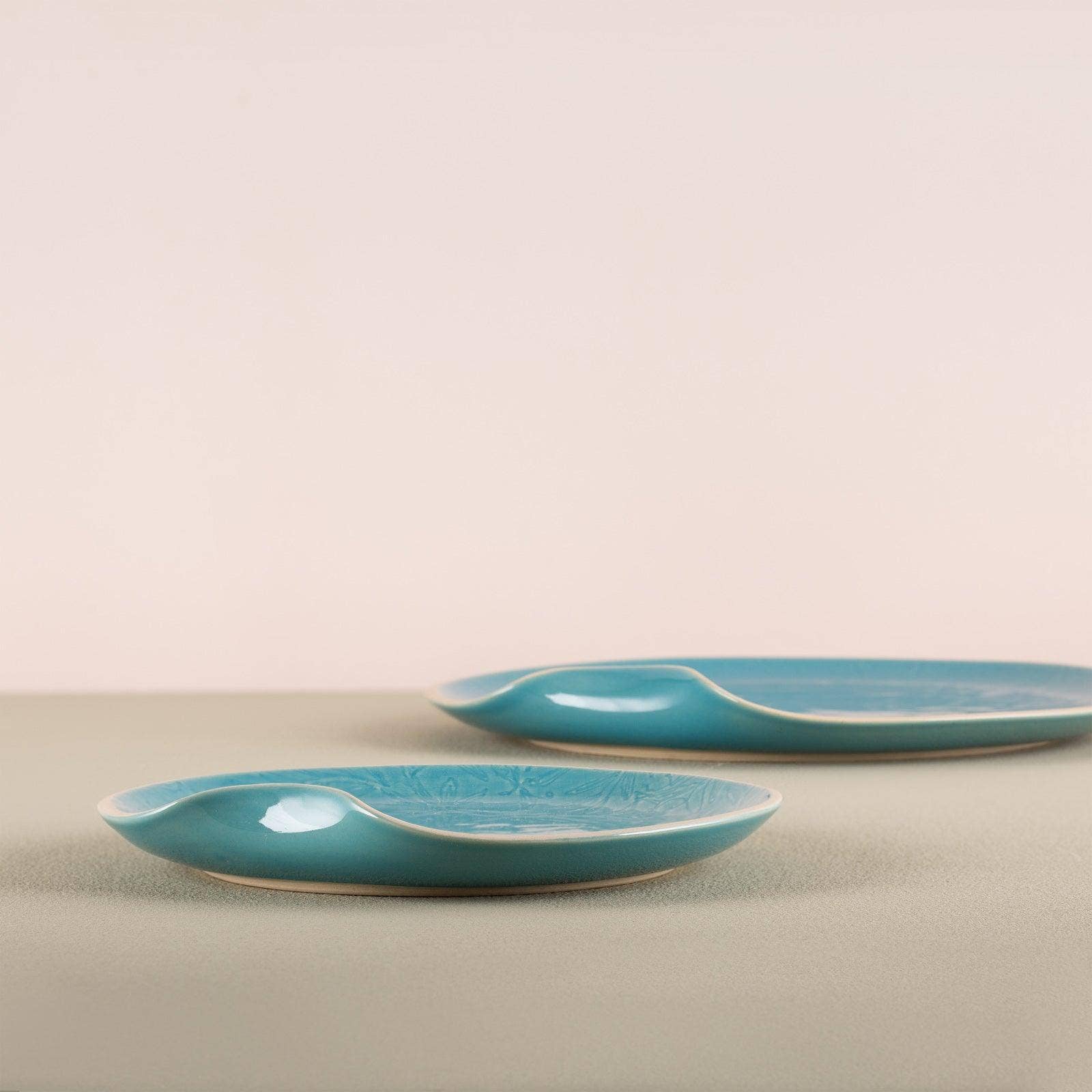 Nugu Handicrafts Inc. - Wholesale Platter - Turning Medium Serving Platter Vastra (Set of 2)1