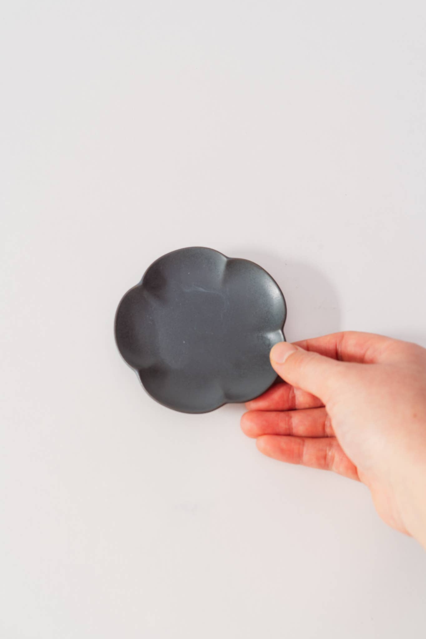 LAKOLE - Wholesale Dish - Mino Ware Mini Dish Ume Blossom Black1