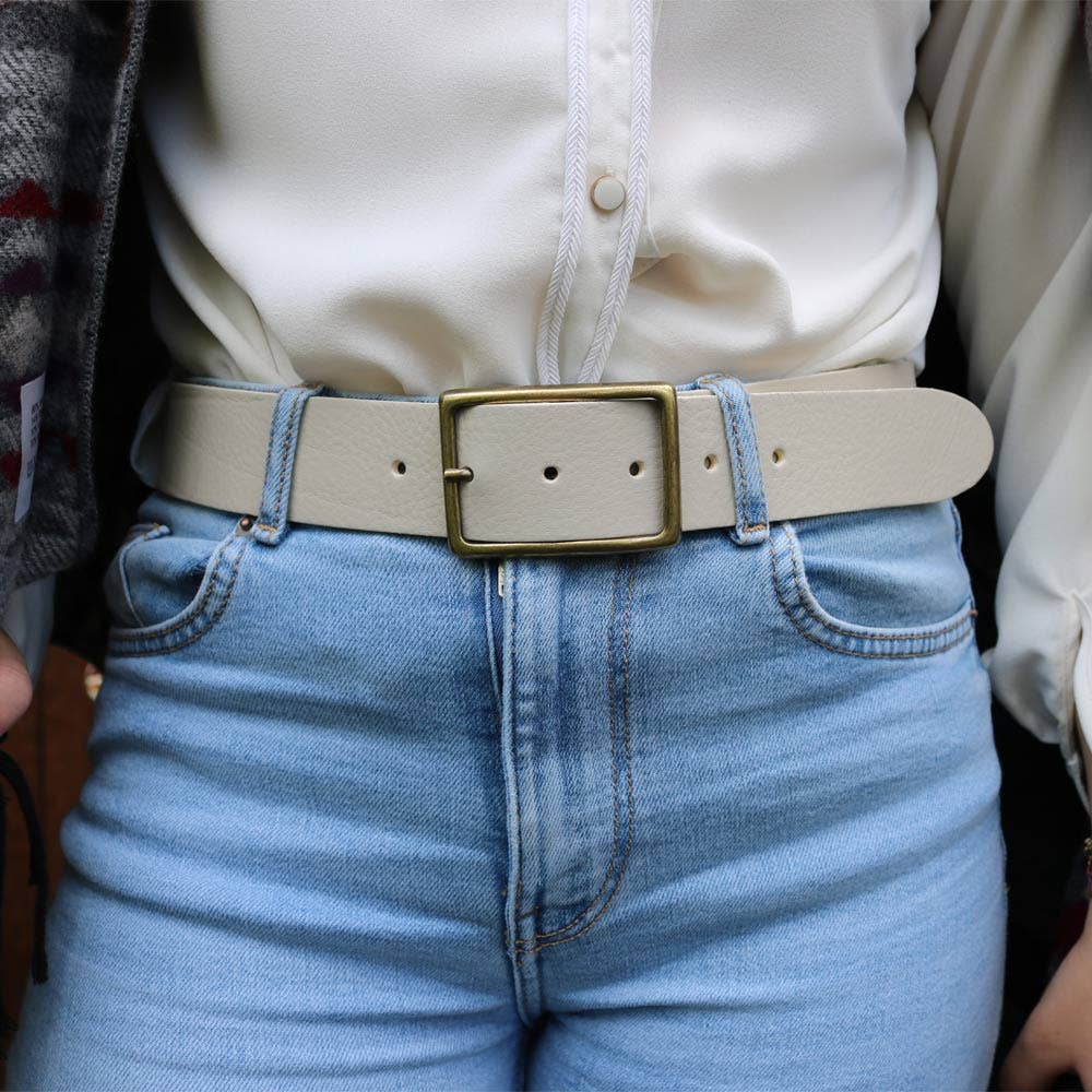 Amsterdam Heritage Leather Belts, Bags, Jackets & Apparel - Vente Ceinture – femme - May | Ceinture décontractée en cuir pleine fleur à boucle dorée pour femmes10
