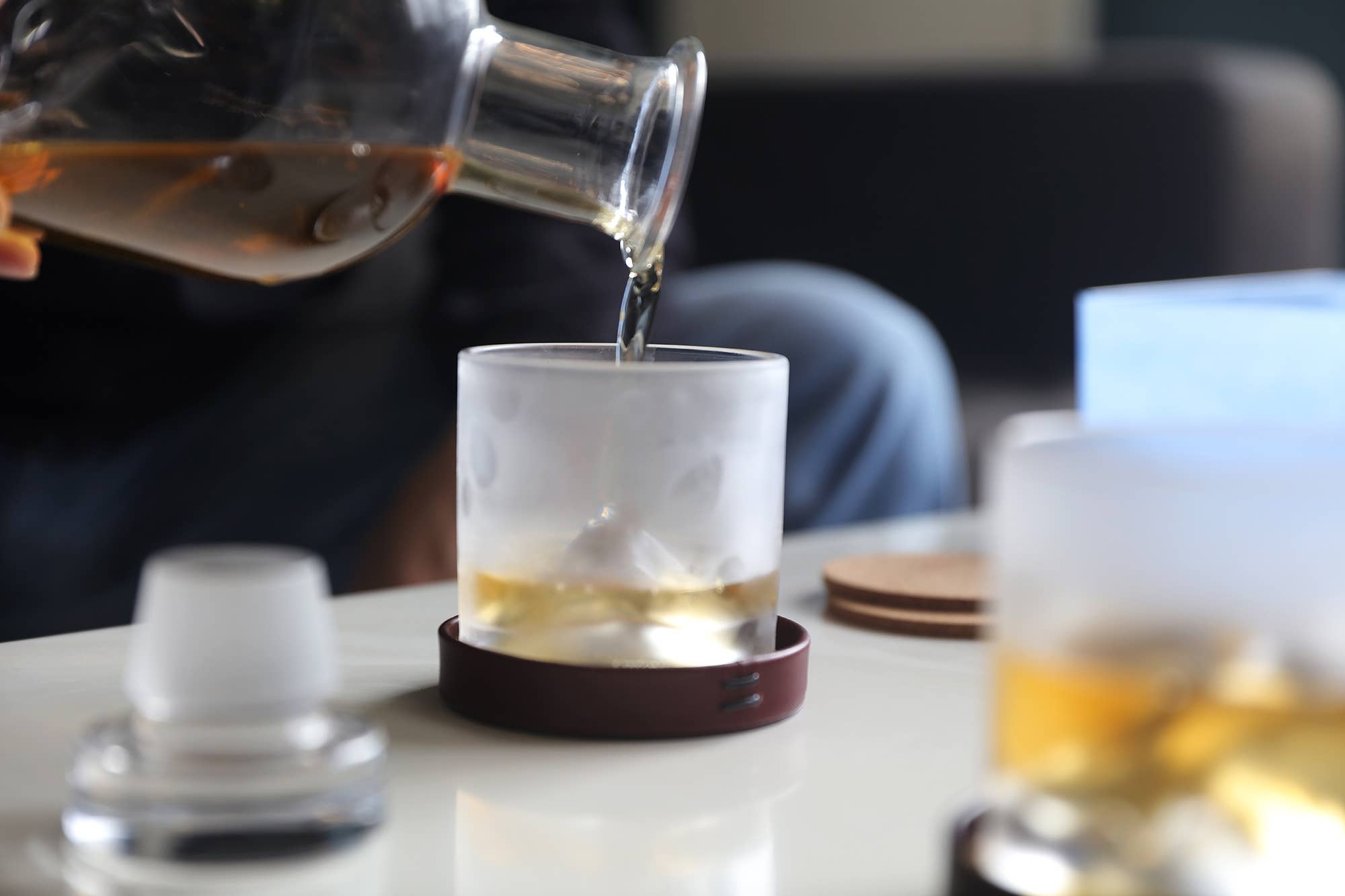 Viva | Espro | Liiton - Wholesale Cocktail/Liquor Glass - The Peaks - 4-Piece Crystal Bourbon Whiskey Glass Set3