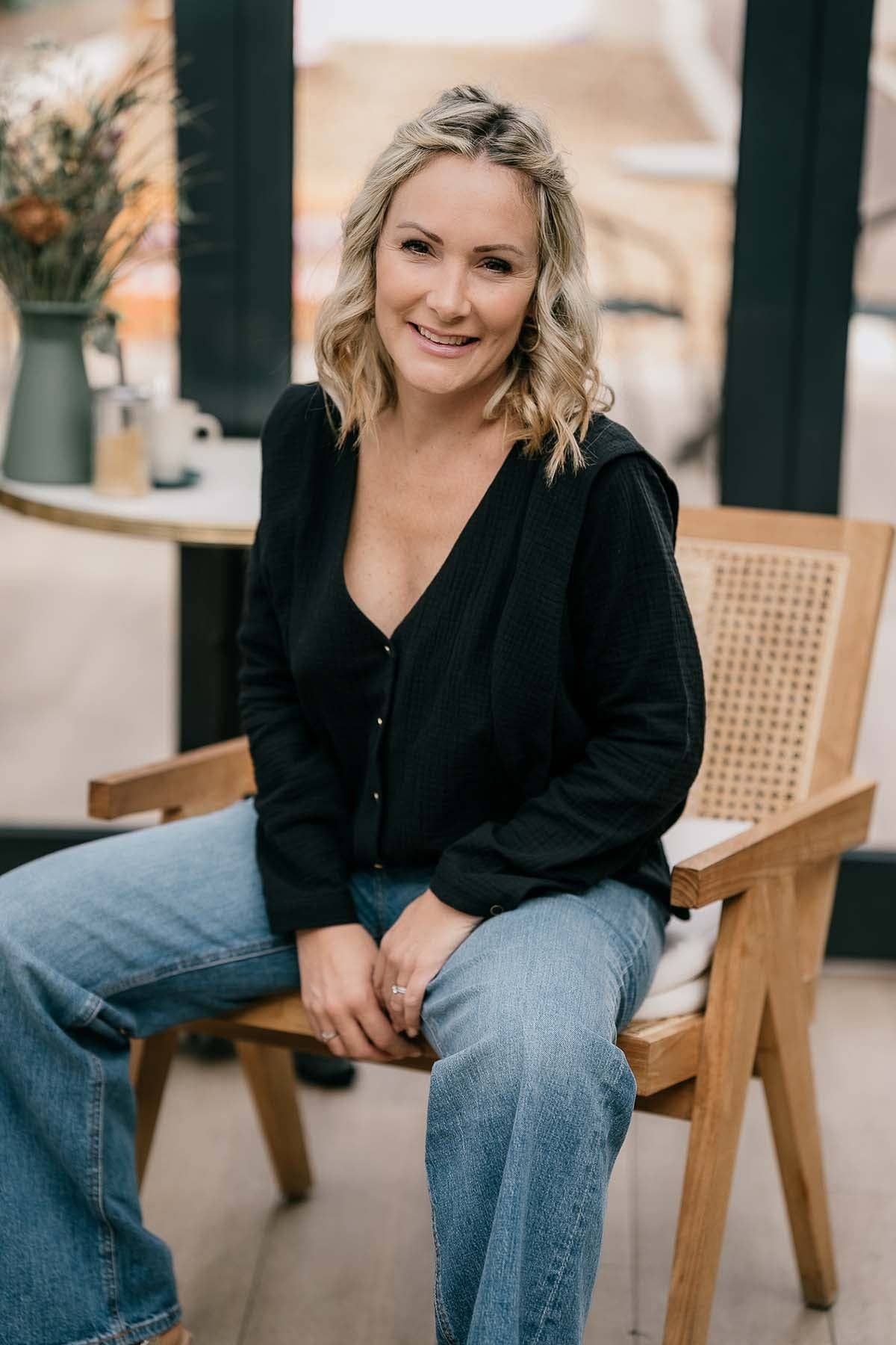 You&Milk - Wholesale Nursing Top - Maternity - Nursing shirt "Le Milk C’est Chic" (white or black)10