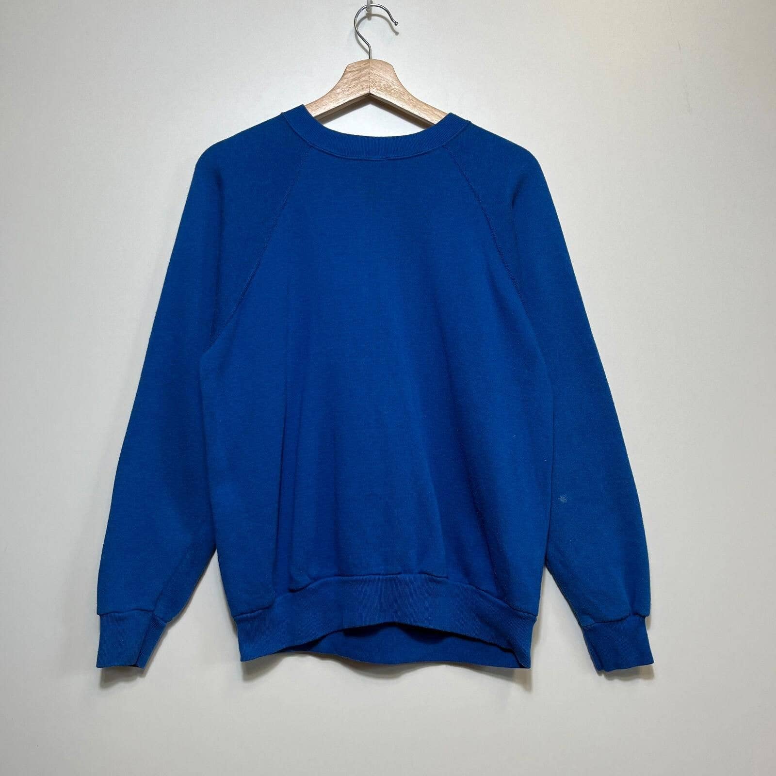 TheKingShirt - Wholesale Graphic Sweatshirt - Women's - Buffalo Bills Vintage 90s NFL Crewneck Sweatshirt Size L3