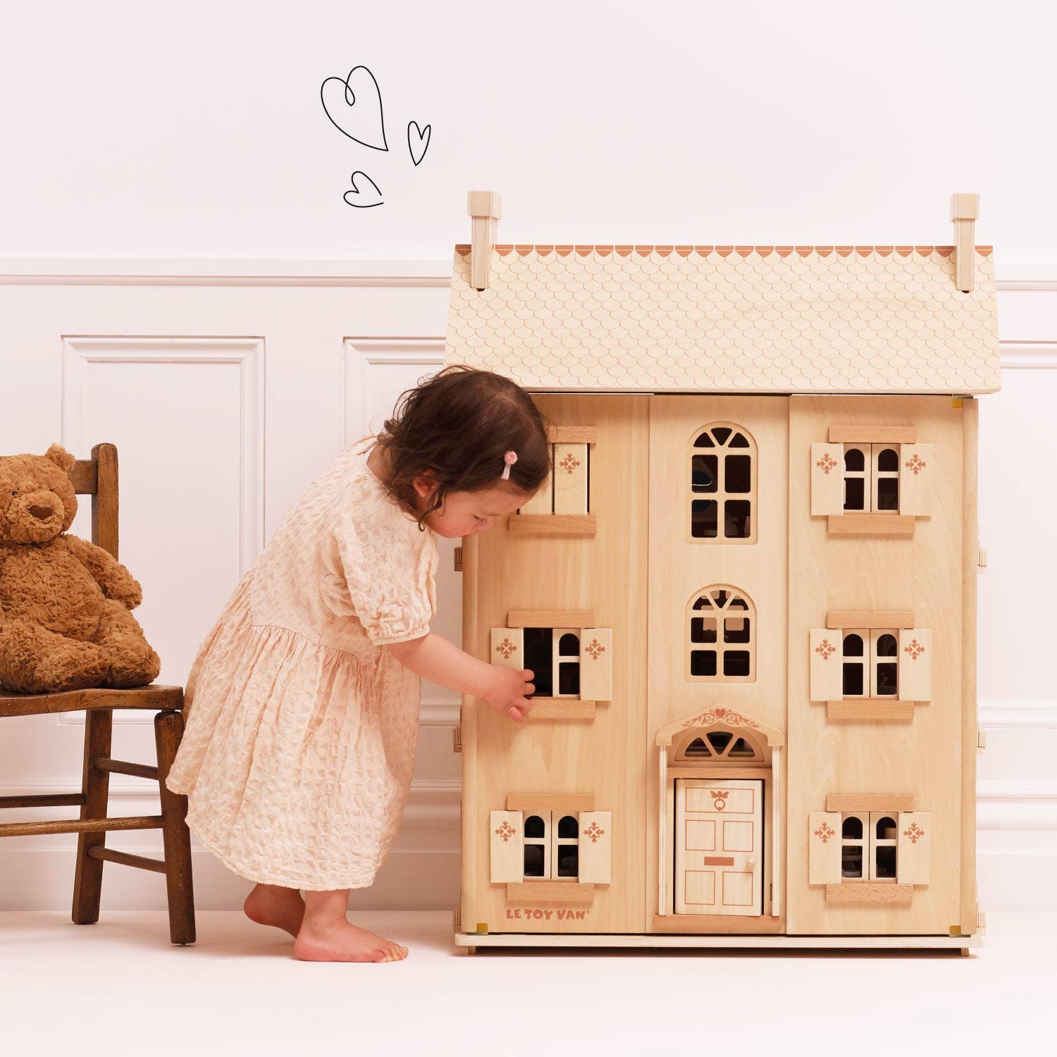 Le Toy Van – wholesale Doll accessory kit – Kids – The Grand Natural Wood Dolls House6