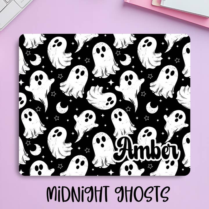 Tapis de souris fantômes noir minuit personnalisé – Tapis de bureau esthétique effrayante avec nom personnalisé pour la vente par Creekside Design Company