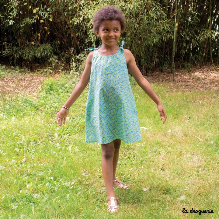 LA DROGUERIE - Vendita all'ingrosso Kit da cucito creativo - Cartamodello per abito con fiocchi per bambini "Pont-les-Bains"1