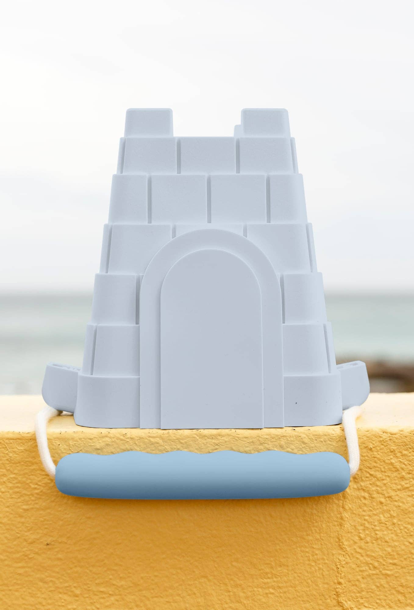 Coast Kids - Venta al por mayor Juguetes de playa/piscina - Niños y bebés - Cubo Clovelly con forma de castillo - nuevo cubo de silicona1