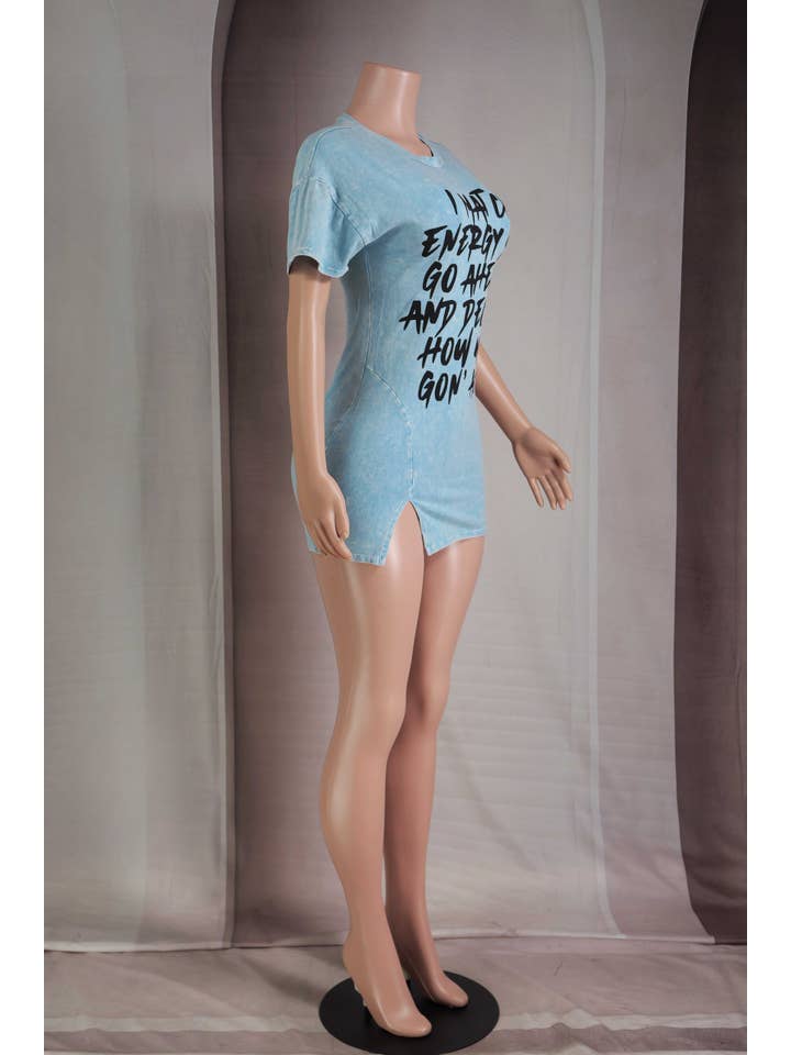 Dalia Studio - Vendita all'ingrosso Vestito - Donna - ABITO T-SHIRT CON STAMPA GRAFICA E SPACCO LATERALE A LAVAGGIO MINERALE5