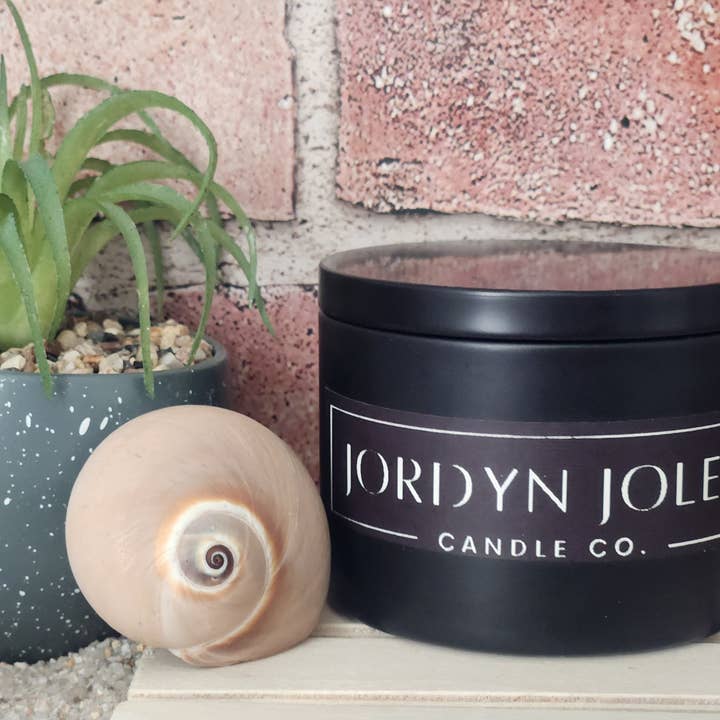 Vela de Soja de Lata Preta 6 onças/Paixão Doce por atacado de Jordyn Jolee Candle Co.