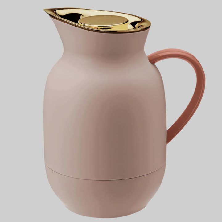 Amphora vacuum jug, coffee 1L - soft peach for wholesale by Studio Nordhaven
