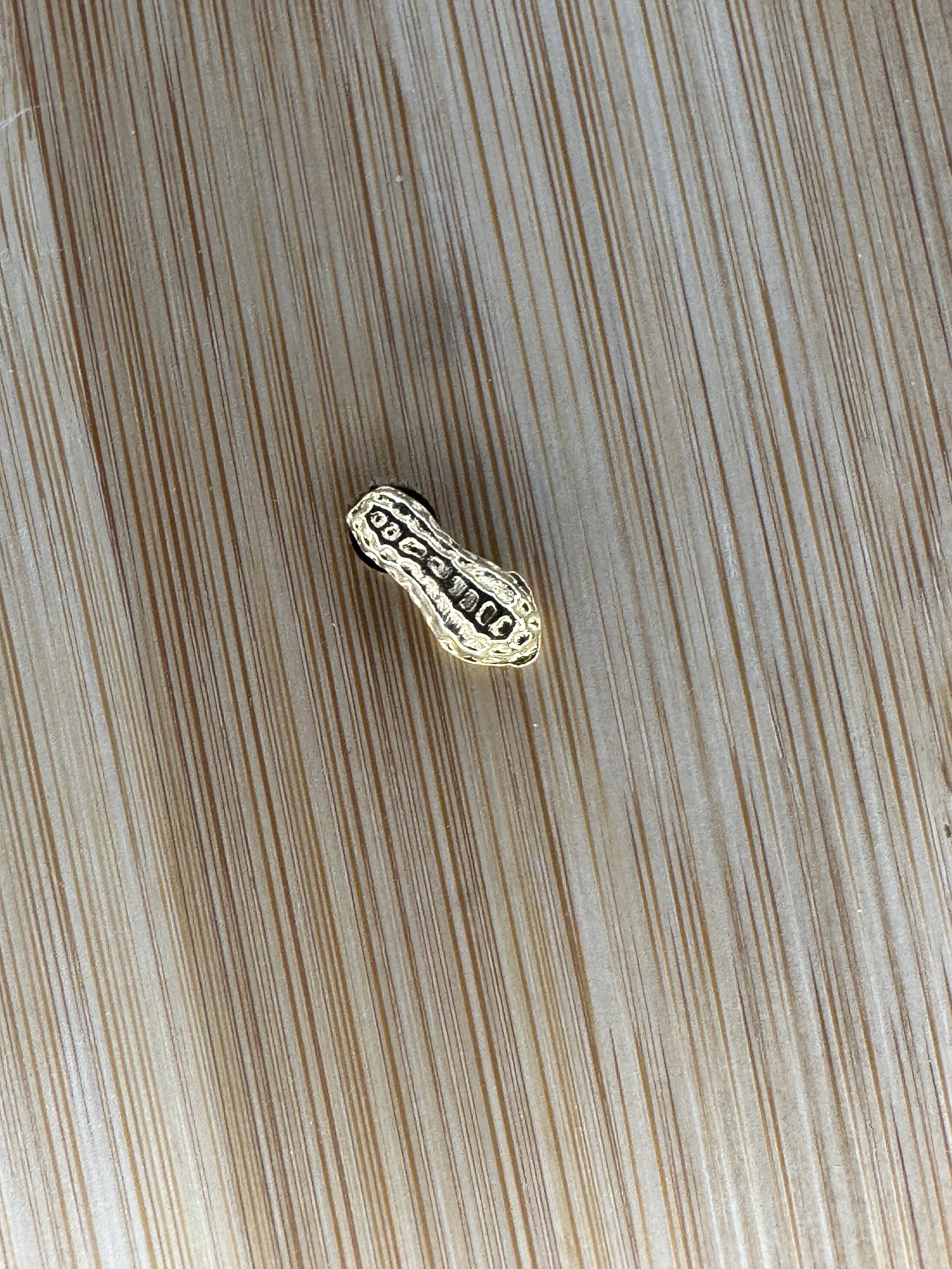 Scribble & Scroll – wholesale Nål och knapp för kavajslag – Liten Jordnötsnål - Guld - Vintage Jordnöt0