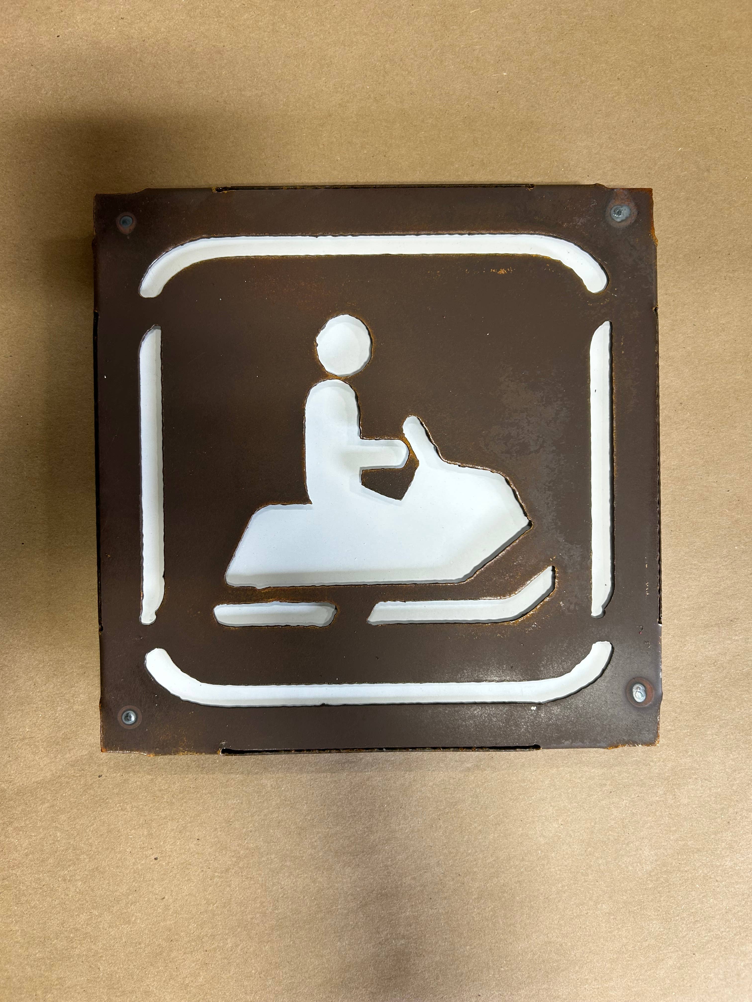 Out.West.Lifestyle. – wholesale Skylt – METALL REKREATION TECKEN17