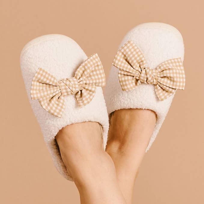The Darling Effect - Wholesale Slippers - Women's - Fuzzy Slippers-Betty Bow Maple Gingham (Mixed 2 S/M + 2 M/L)0