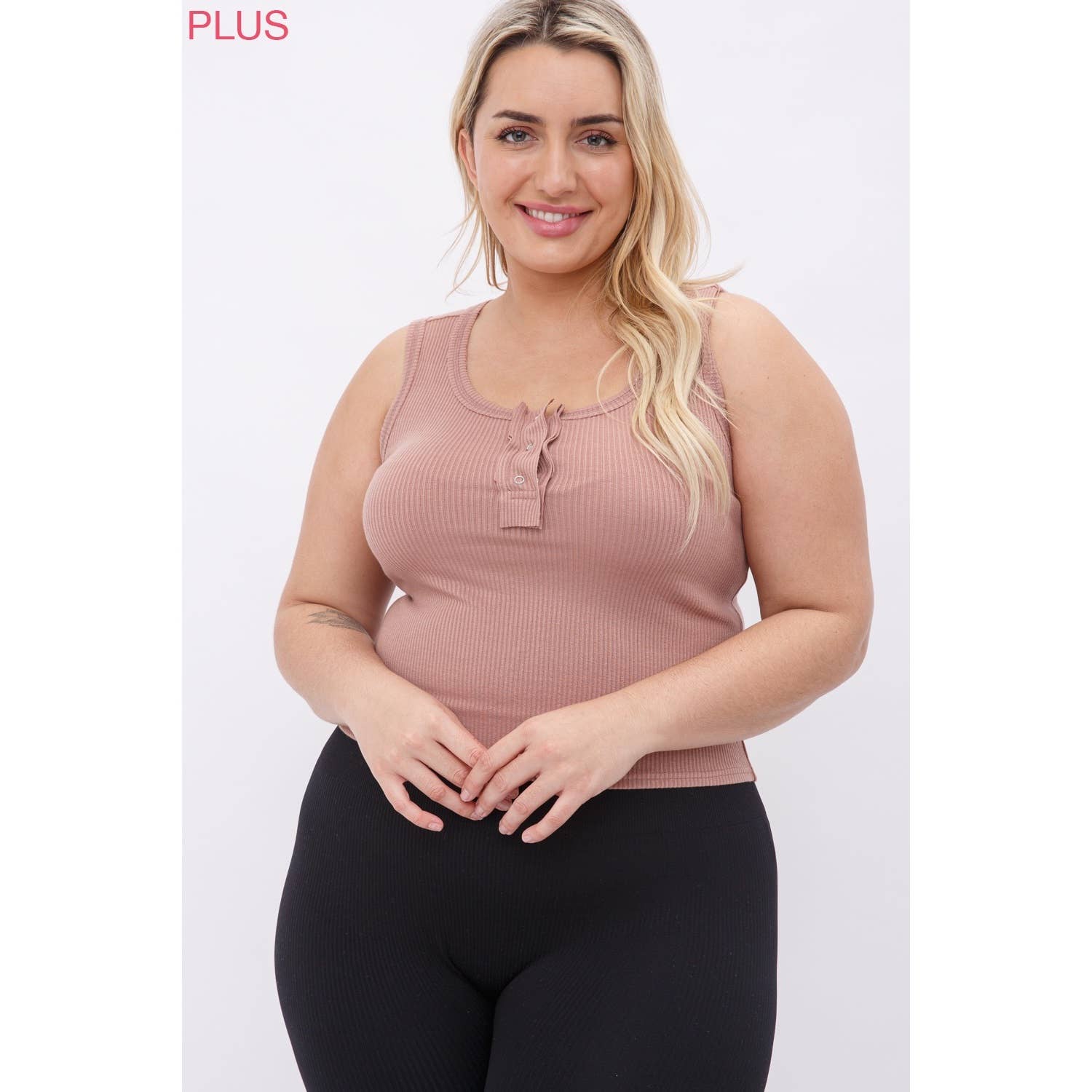 Sweet Generis - Wholesale Tanktop - Dames - PLUS GERIBBELDE HENLEY TANKTOP MET DRUKKNOPEN - Citroenkleur10