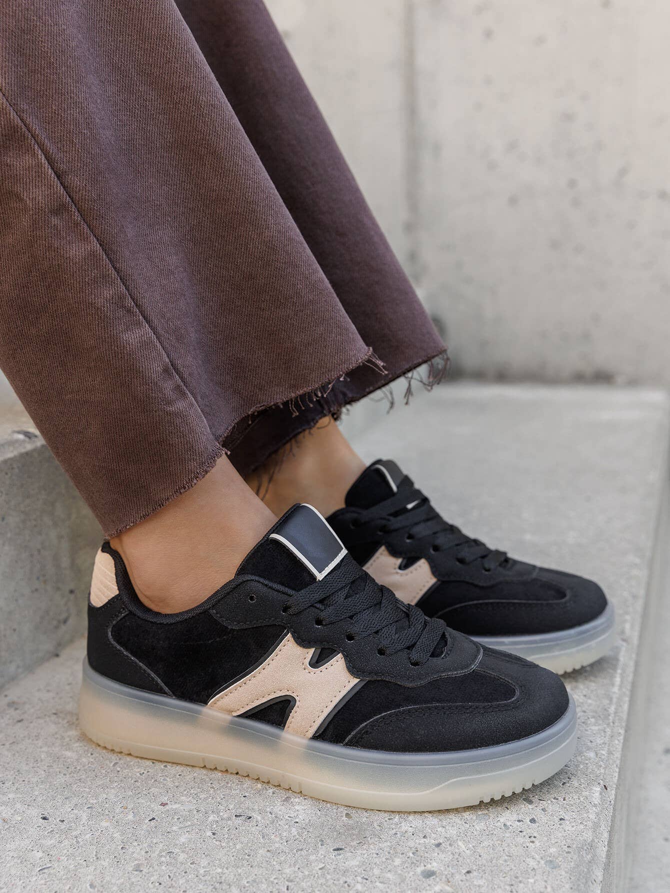 No Doubt Shoes – Engroshandel Lifestyle sneaker - Dame – KLASSISKE GADESKO I KONTRASTFARVER MED SNØREBÅND I IMITERET RUSKIND33