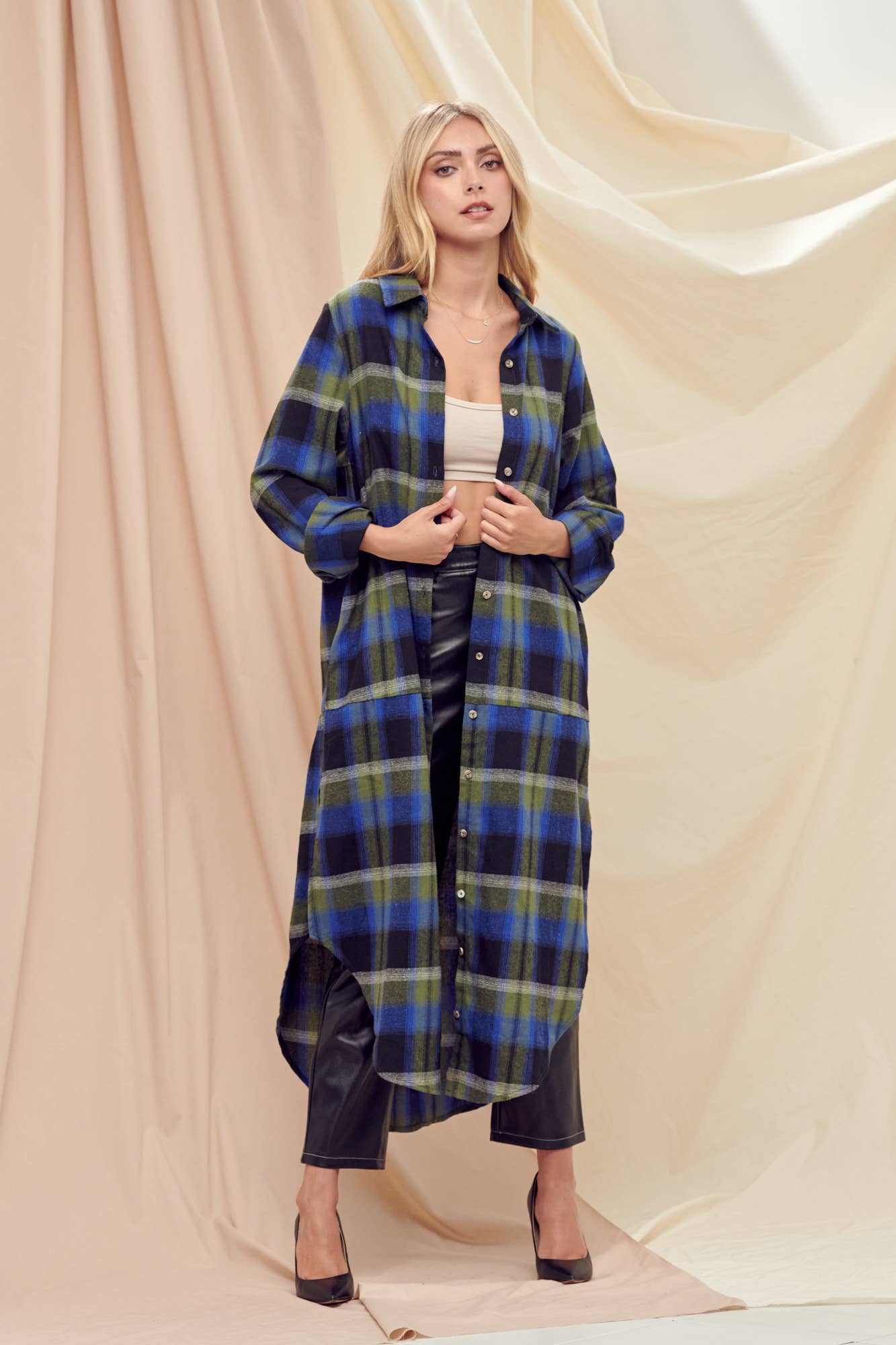 Fore Collection – wholesale Dress – Women's – LONG SLEEVE PLAID BUTTON DOWN DOLPHIN HEM DRESS-DI6187FO1