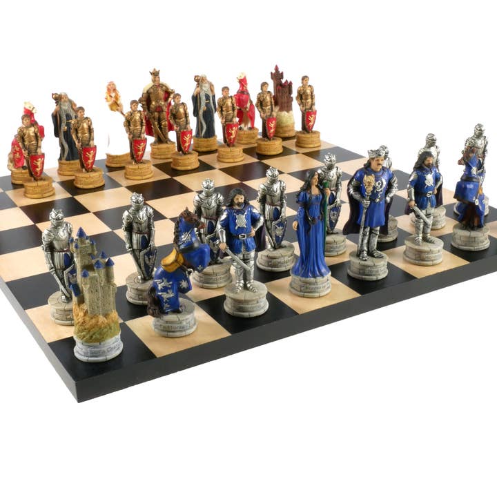 Schaakset - Koning Arthur Hars Schaakstukken op Zwart/Esdoorn Schaakbord voor wholesale door WorldWise Imports