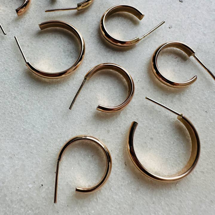 Notions of Lovely - Wholesale Hoop Earrings - Classic 90's Hoops - 14k Gold Fill1