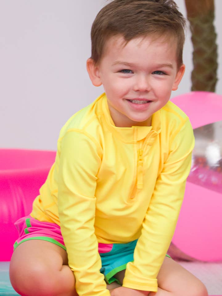 Giallo Rash guard con cerniera a maniche lunghe giallo neon per ragazzi in vendita all'ingrosso su Faire