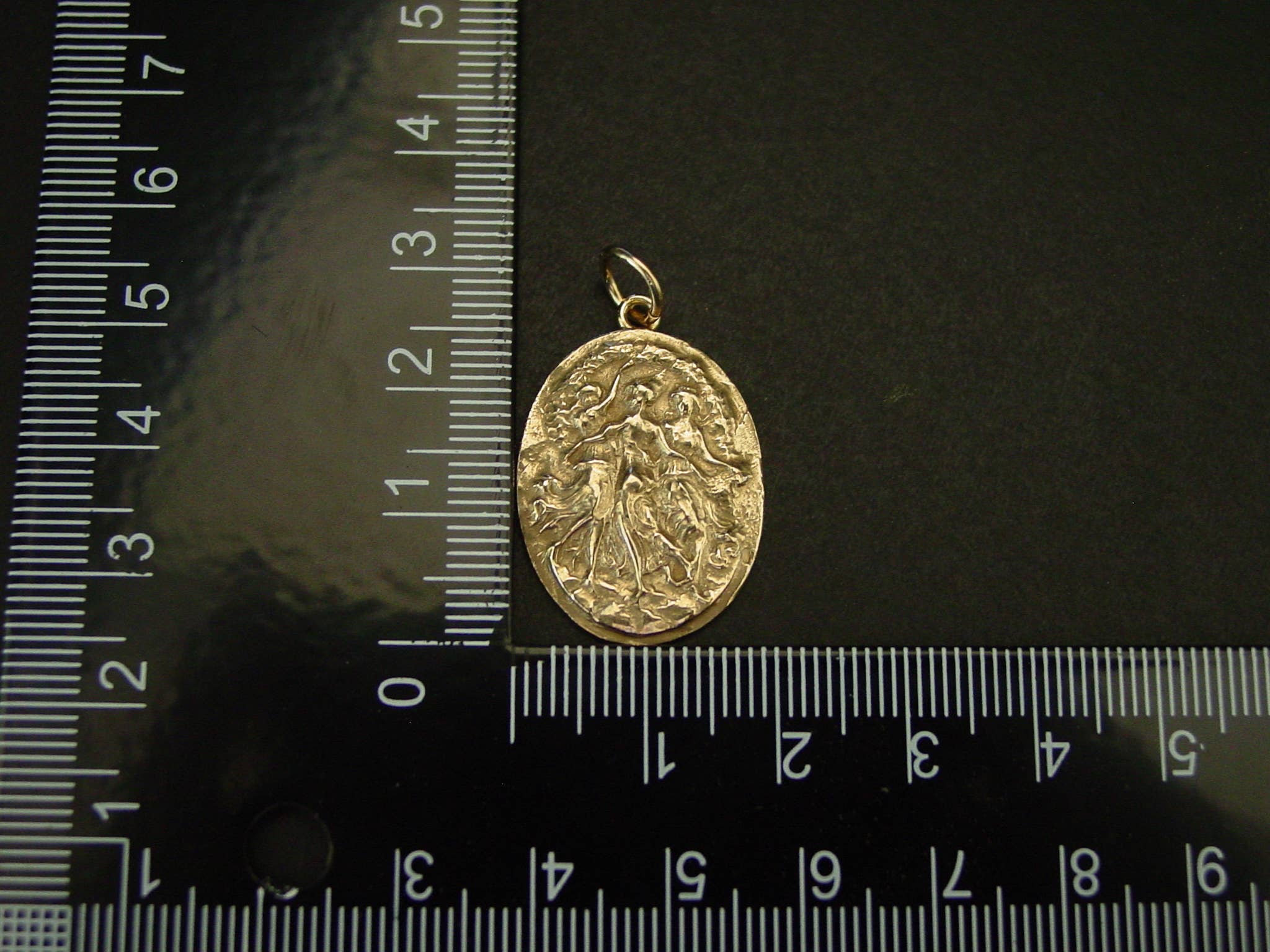 Vis a Vis Jewelry - Wholesale Pendant/Charm Necklace - The Three Graces Necklace1