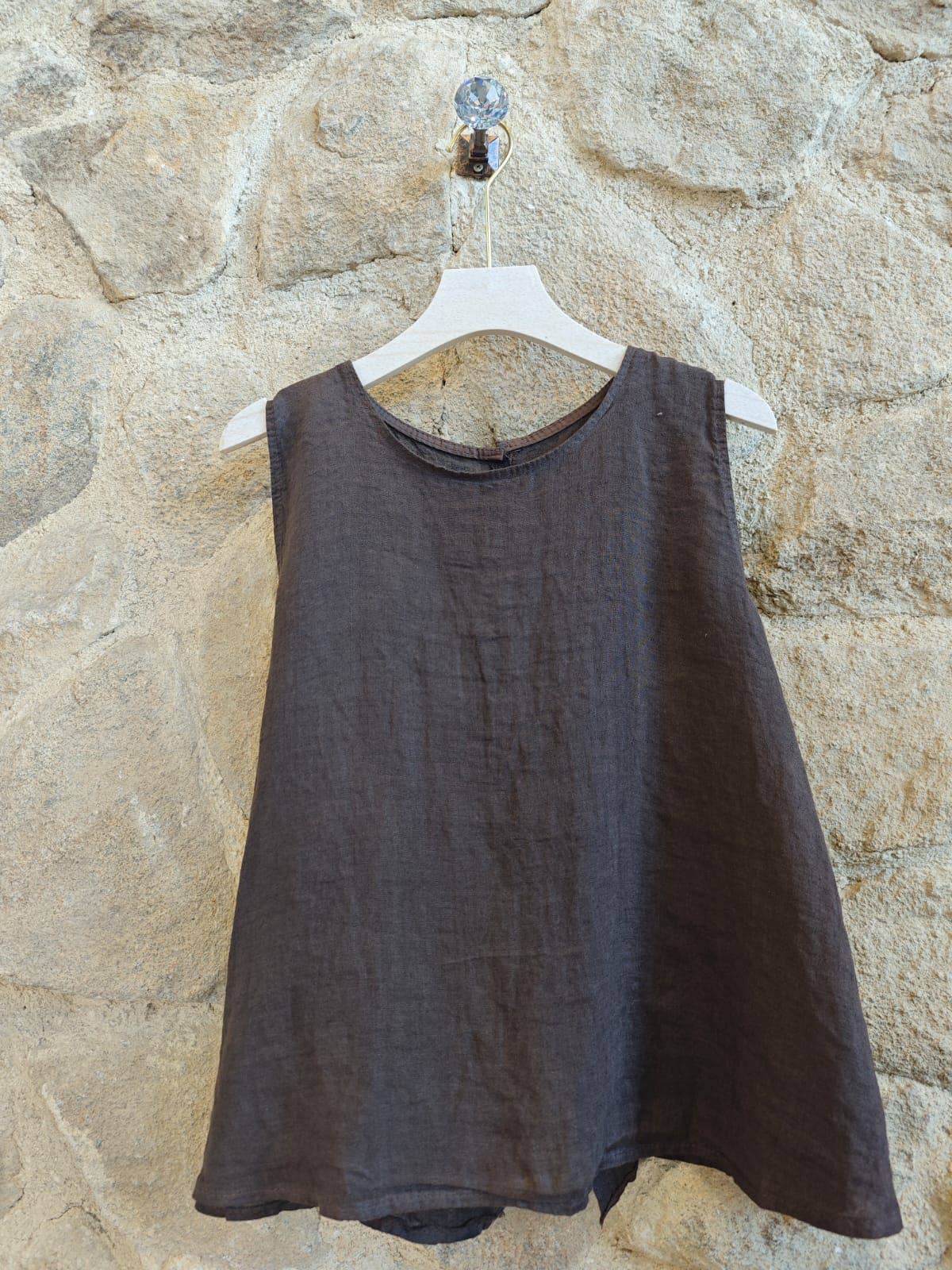 Linen & More - Wholesale T-Shirt - Women's - REF 5299 SLEEVELESS SHIRT BUTTONS 100% LINEN2