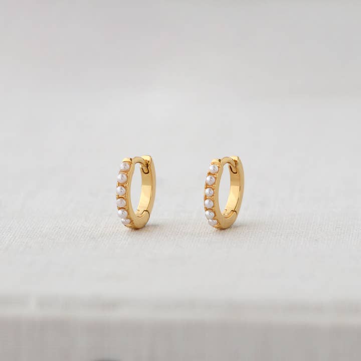 Orecchini a cerchio Huggie con perle, 12 mm, vermeil in oro 18 carati, in argento Sterling, chiusura a cerniera da 12 mm, senza nichel, ipoallergenici, spediti da CA per la vendita all'ingrosso da parte di Kris Nations