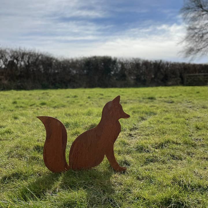 Beechwood Trinkets - Wholesale Outdoor Ornament/Decor - Rustic Red Fox