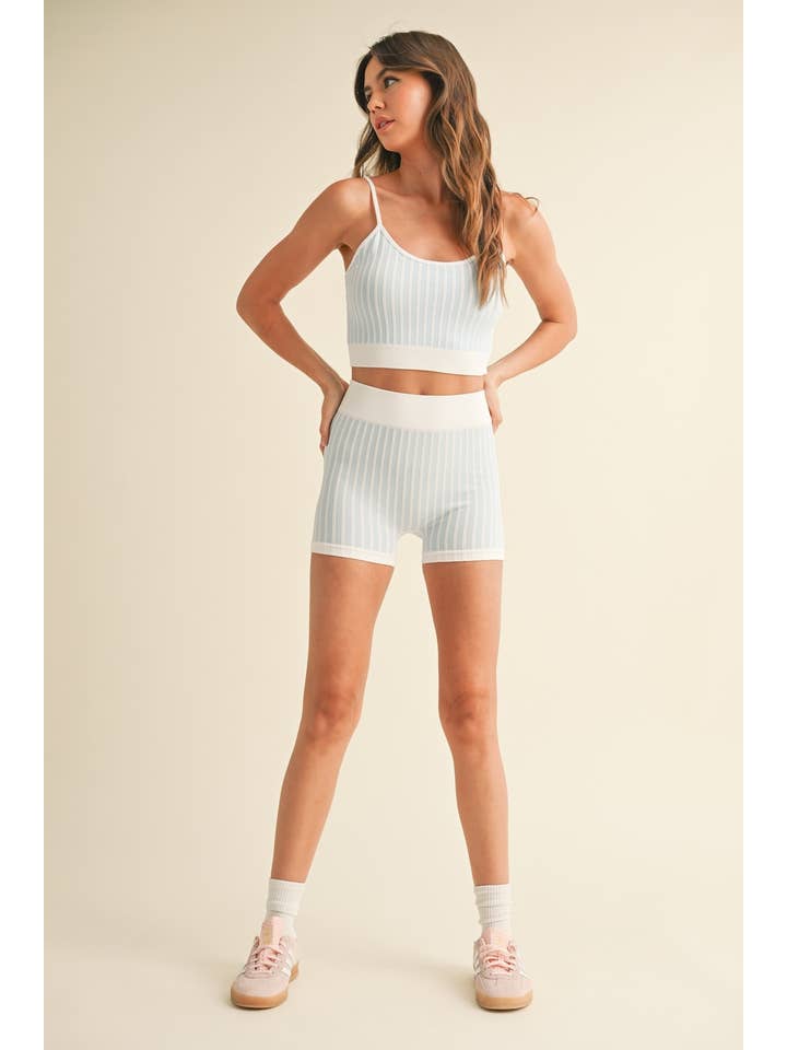 KIMBERLY C - Wholesale Sportkledingset - Dames - Gestreepte Cami Top en Shorts Set18