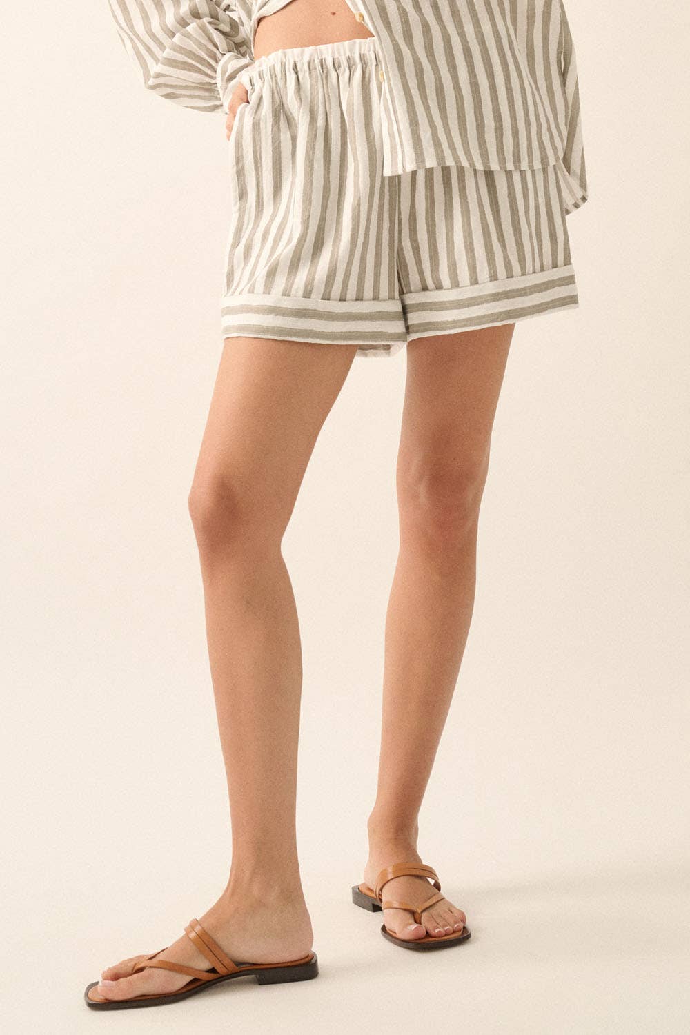 Promesa USA - Wholesale Shorts - Women's - Striped Loose-Fit Wide-Leg Paperbag Shorts9