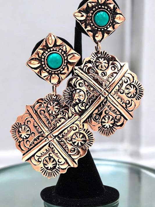 BOUCLES D'OREILLES PENDANTES AVEC GÉMÉ TQ GRAVÉ FLORAL pour la vente par Andrea Bijoux