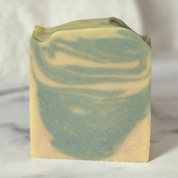 Weiße Eiche und Vanille für den Großhandel von Happy Go Lucky Soap Co.