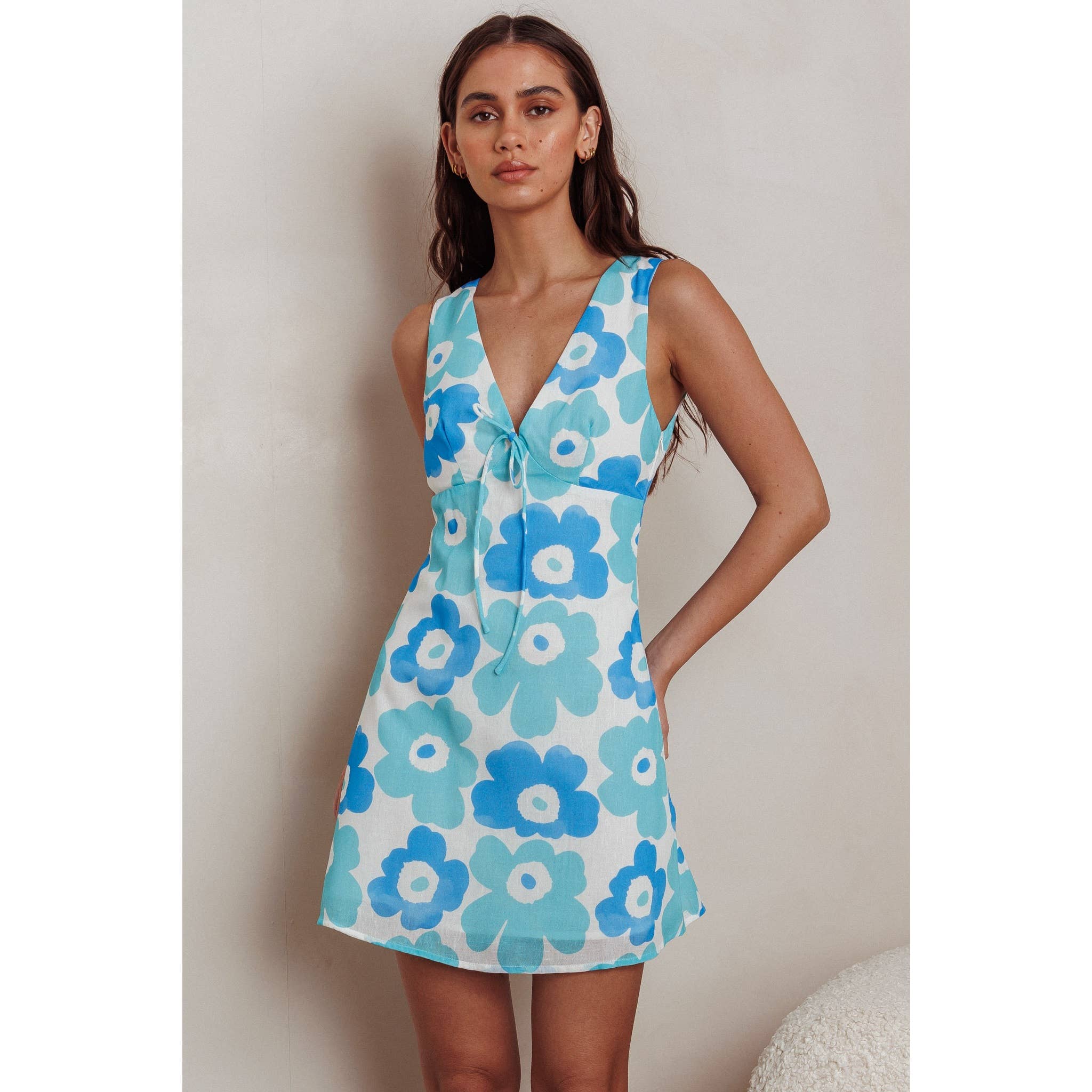 One and Only Collective - Vendita all'ingrosso Vestito - Donna - ABITO MINI FLOREALE CON SCOLLO A V / KA0170J0