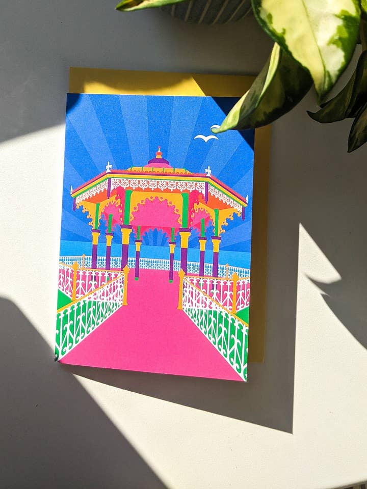 Biglietto di auguri Brighton Bandstand per la vendita all'ingrosso da parte di Louisa Kazig
