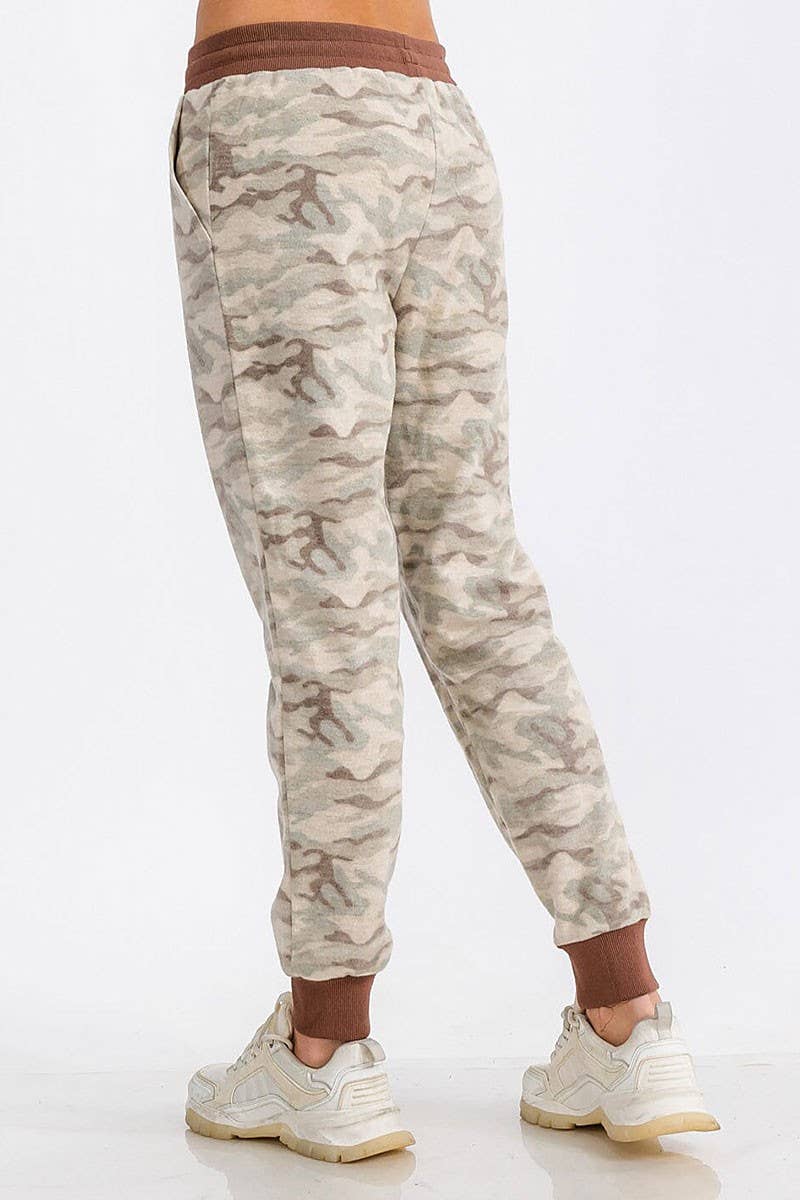ROUSSEAU - Wholesale Pants - Women's - ELASTIC WAIST FRONT POCKET CAMO FLEECE SWEATPANTS4